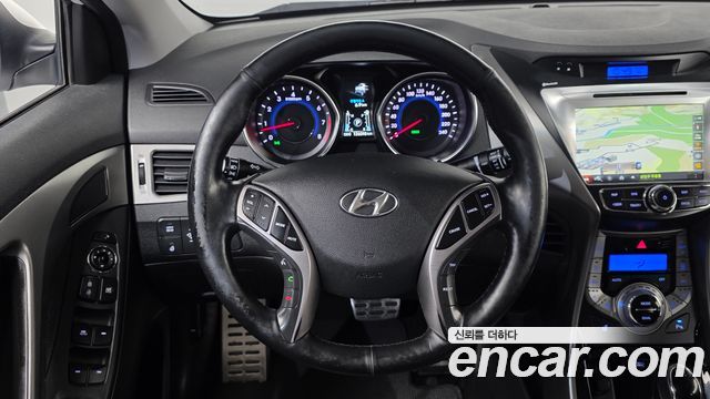 Hyundai AVANTE 2014 — photo 13
