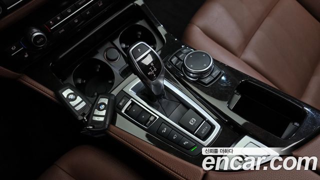 BMW 5-Series 2016 — photo 9