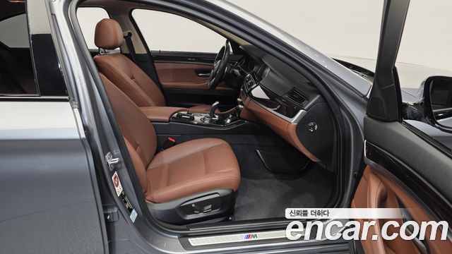BMW 5-Series 2016 — photo 11