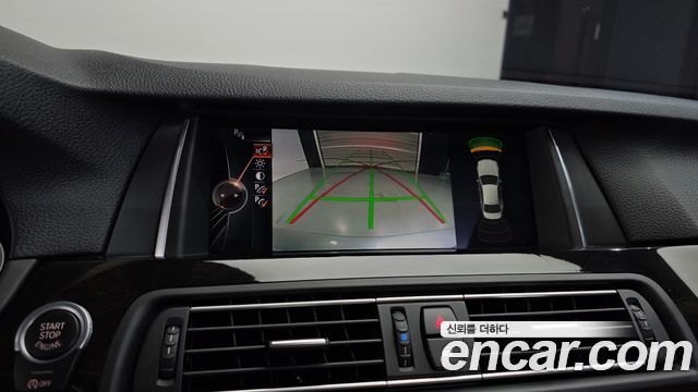 BMW 5-Series 2016 — photo 17