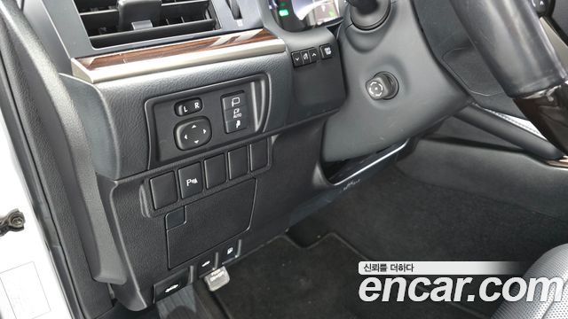 Lexus ES 2017 — photo 25
