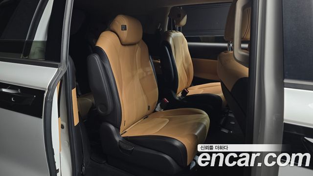 Kia Canival 2021 — photo 11