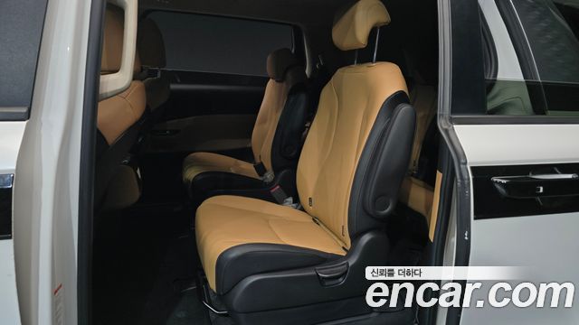 Kia Canival 2021 — photo 12