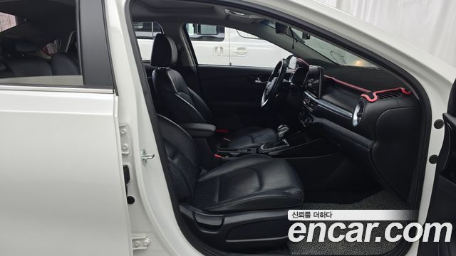 Kia K3 2022 — photo 11