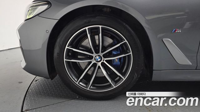 BMW 5-Series 2023 — photo 5