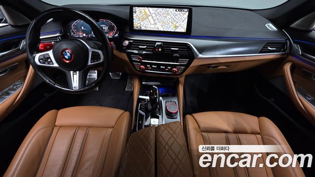 BMW 5-Series 2023 — photo 10