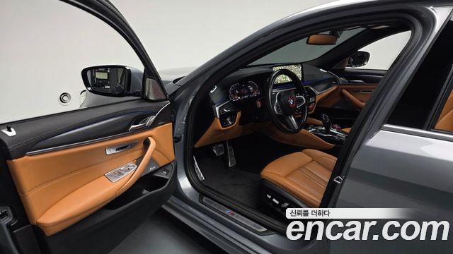 BMW 5-Series 2023 — photo 13