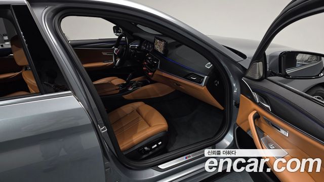 BMW 5-Series 2023 — photo 17