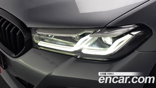 BMW 5-Series 2023 — photo 8