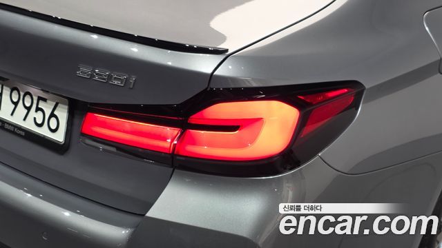 BMW 5-Series 2023 — photo 9