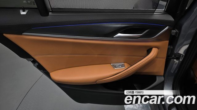 BMW 5-Series 2023 — photo 15