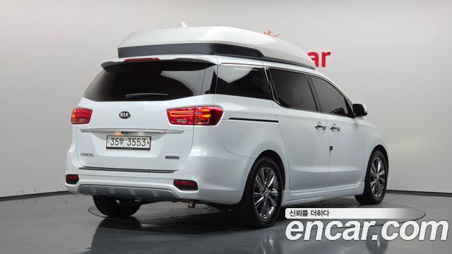 Kia Canival 2019 — photo 2