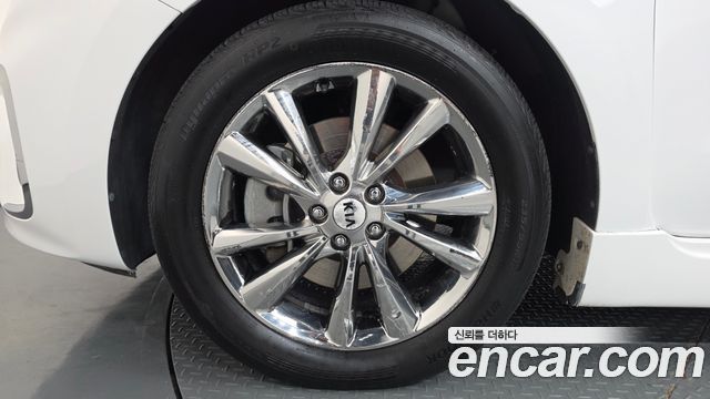 Kia Canival 2019 — photo 5