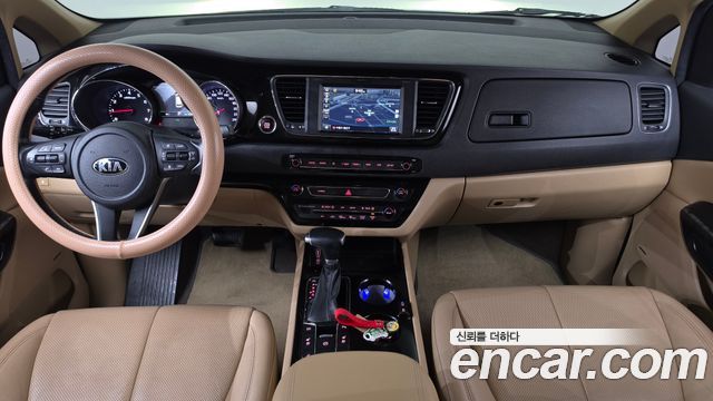 Kia Canival 2019 — photo 10