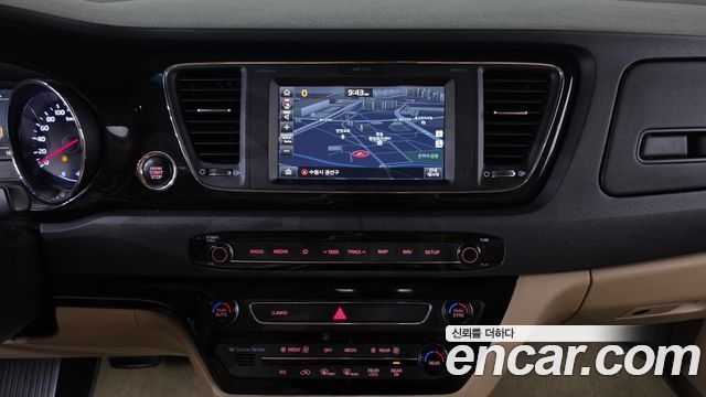 Kia Canival 2019 — photo 19