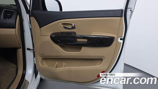 Kia Canival 2019 — photo 15
