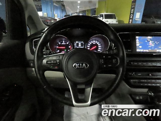 Kia Canival 2017 — photo 12