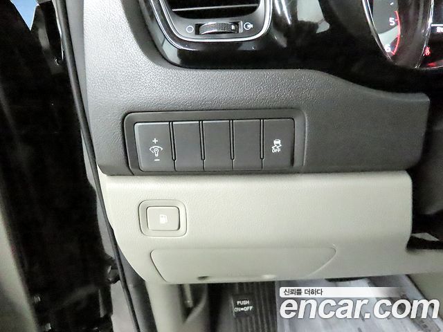 Kia Canival 2017 — photo 14