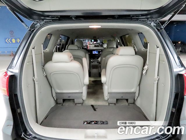 Kia Canival 2017 — photo 15