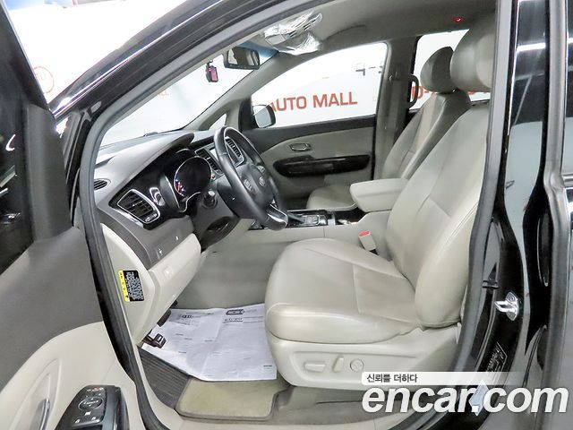 Kia Canival 2017 — photo 20