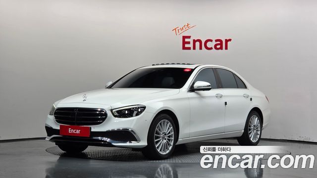 Mercedes-Benz E-Class 2022 — photo 1