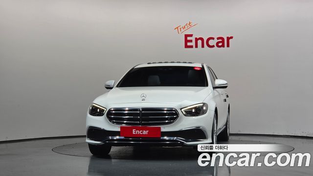 Mercedes-Benz E-Class 2022 — photo 3