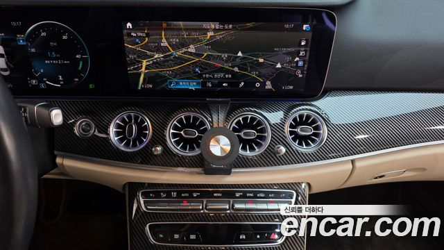 Mercedes-Benz E-Class 2022 — photo 18