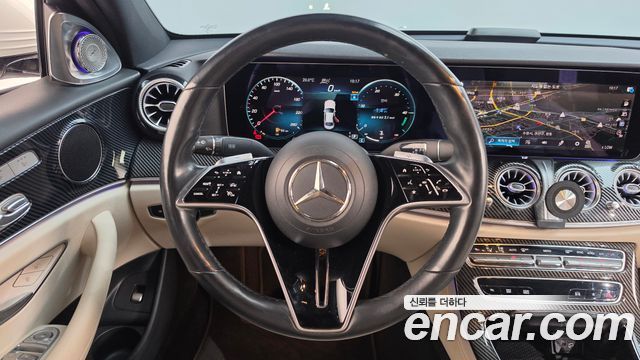 Mercedes-Benz E-Class 2022 — photo 19
