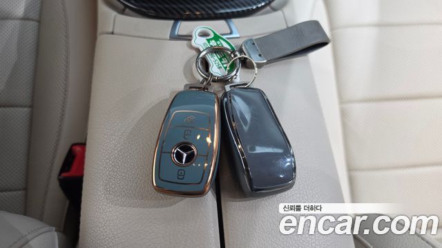 Mercedes-Benz E-Class 2022 — photo 22