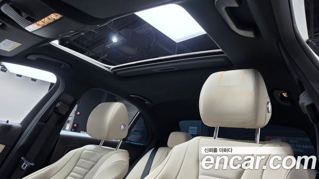 Mercedes-Benz E-Class 2022 — photo 23