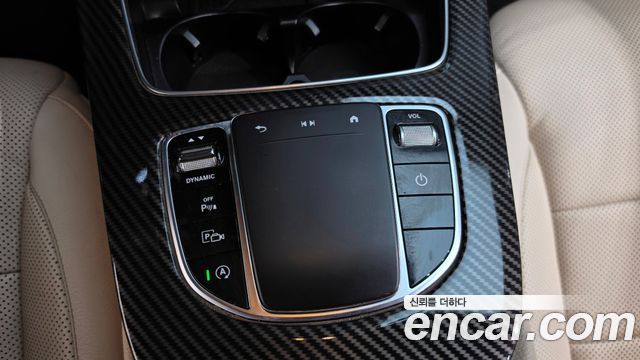 Mercedes-Benz E-Class 2022 — photo 24