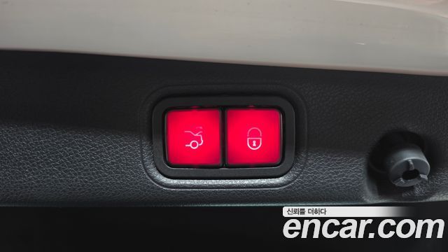 Mercedes-Benz E-Class 2022 — photo 35