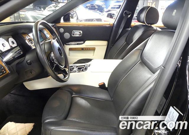 Rolls-Royce Ghost 2016 — photo 8