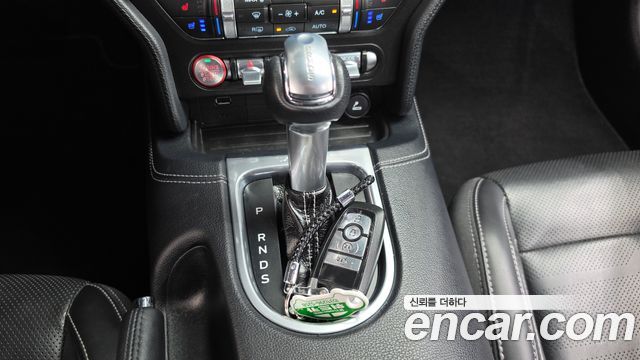 Ford Mustang 2020 — photo 12