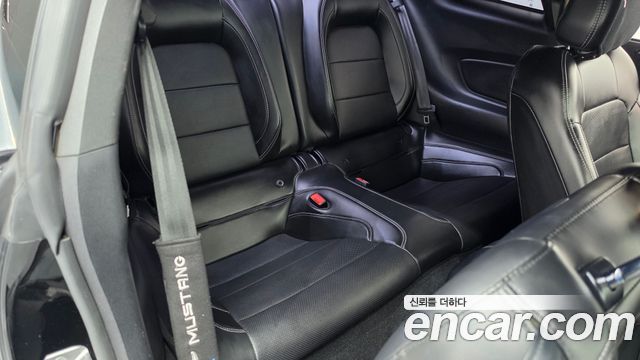 Ford Mustang 2020 — photo 17