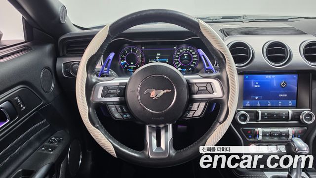 Ford Mustang 2020 — photo 19