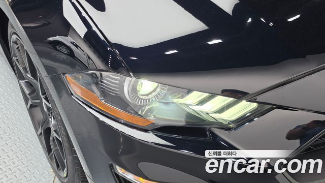 Ford Mustang 2020 — photo 8