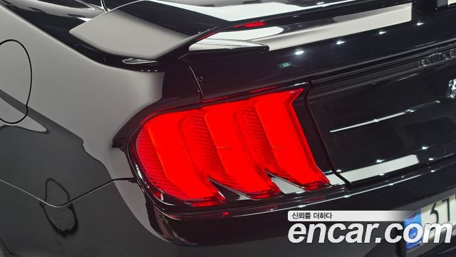Ford Mustang 2020 — photo 9