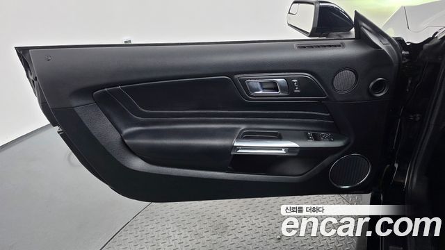 Ford Mustang 2020 — photo 14