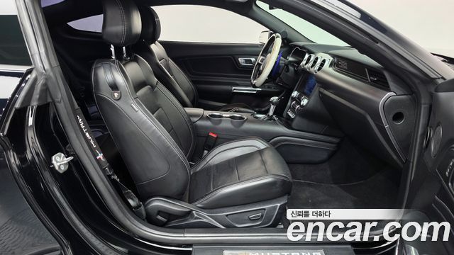 Ford Mustang 2020 — photo 16