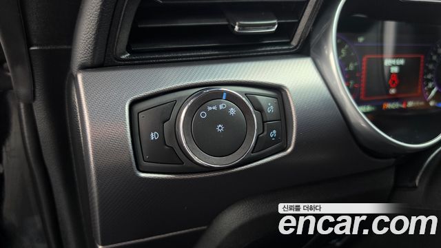 Ford Mustang 2020 — photo 27