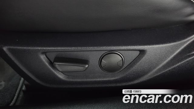 Ford Mustang 2020 — photo 31