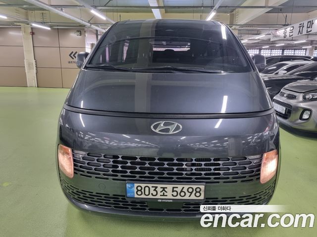 Hyundai Staria 2022 — photo 1