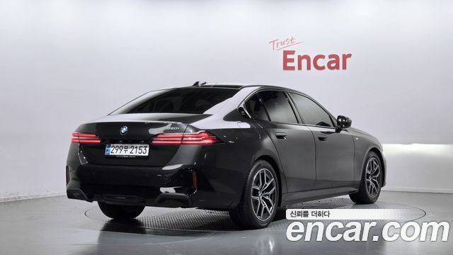 BMW 5-Series 2024 — photo 2