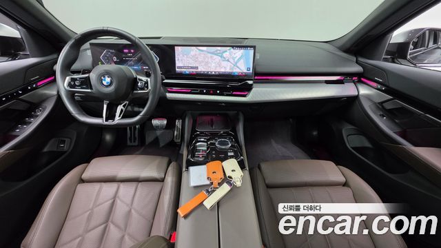 BMW 5-Series 2024 — photo 10