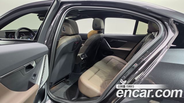 BMW 5-Series 2024 — photo 17