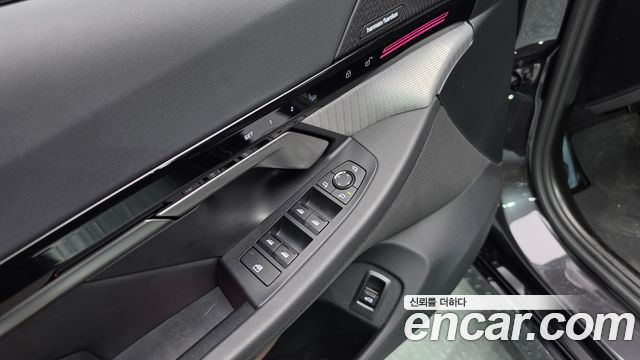 BMW 5-Series 2024 — photo 25