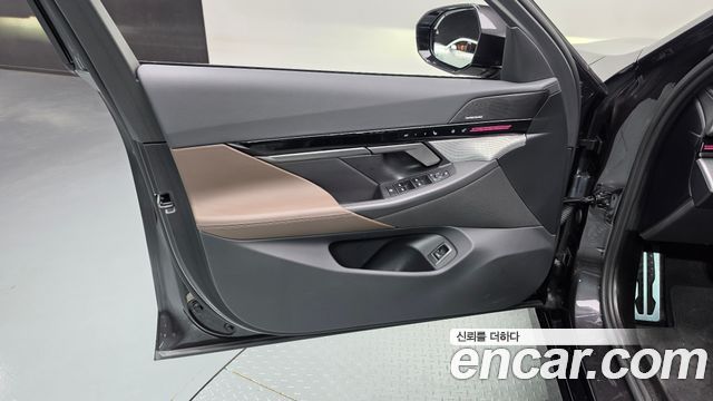 BMW 5-Series 2024 — photo 14