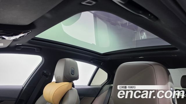 BMW 5-Series 2024 — photo 31