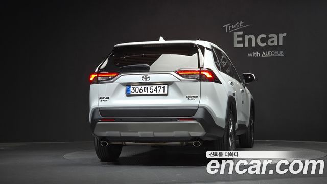 Toyota RAV4 2025 — photo 4